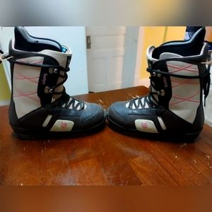 COPY - Women's Burton snowboarding boots
